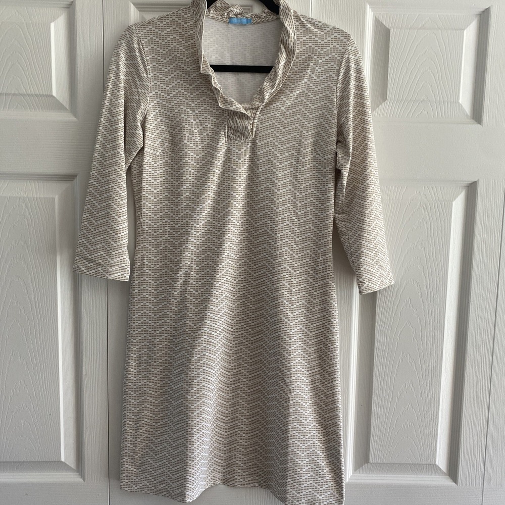 J.McLaughlin Catalina Cloth Shift Dress Size S Tan White Geo Ruffle Catalina